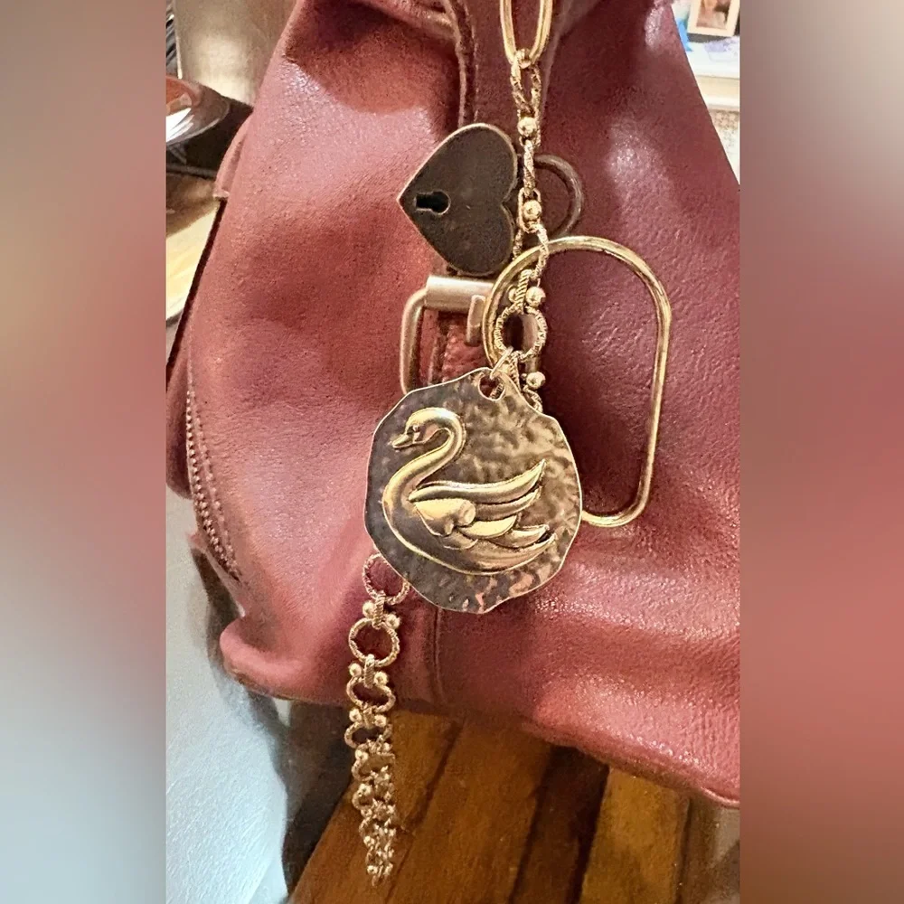 Free People Swan Bag Charm with Gold Hardware and Heart Lock NWT - Picture 4 of 7